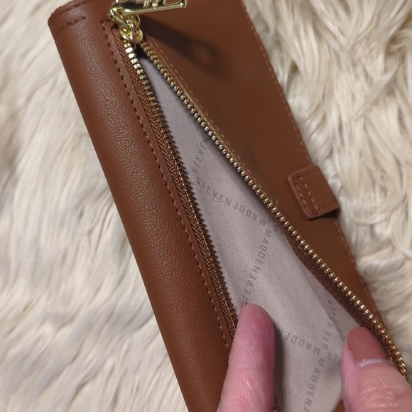 Brown Steve Madden wallet - Picture 6 of 7